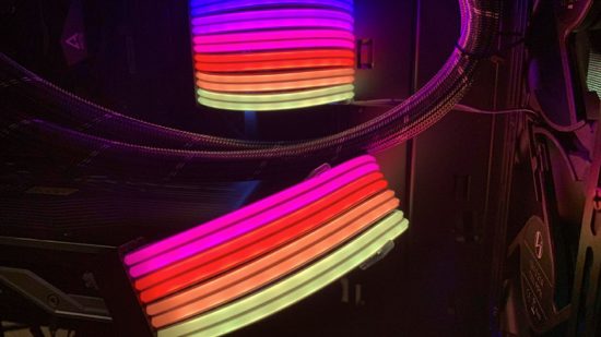 Lian Li Strimmer Plus LEDs in PC case
