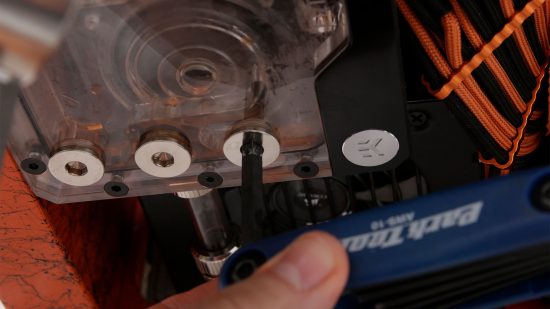 How to leak-test water-cooling loops 08