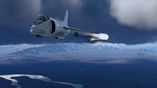 Best online games: War Thunder. Image shows a plan soaring through the sky.