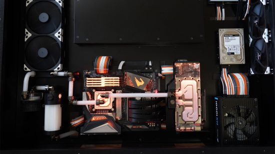 Water-cooled desk PC build