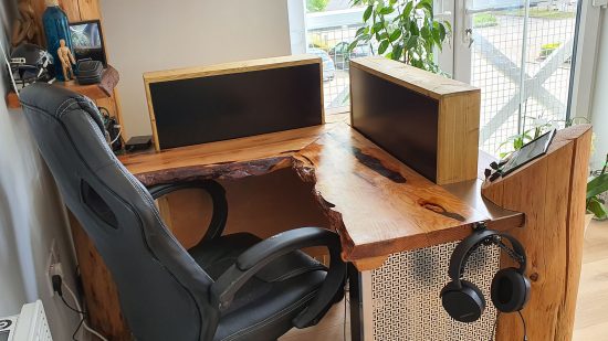 Wooden desk PC with motorized monitor lifts