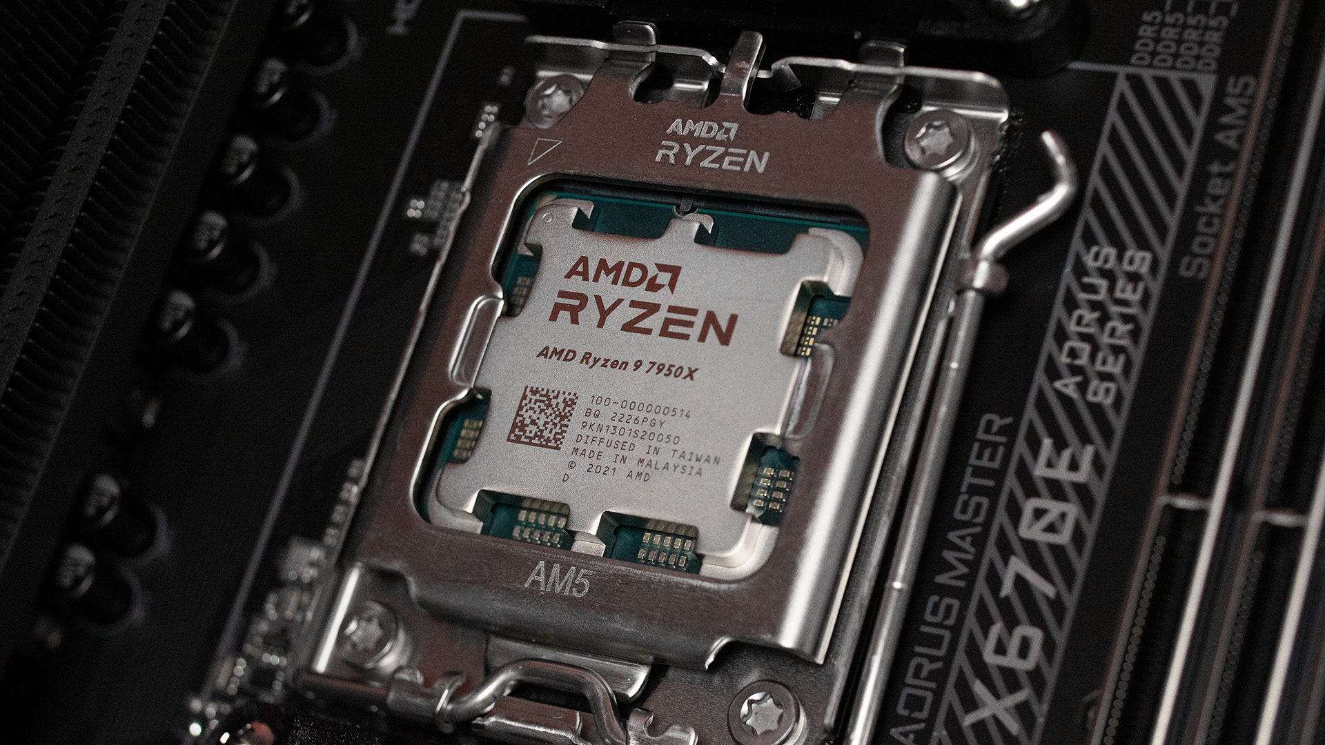 AMD Ryzen 9 7950X in motherboard