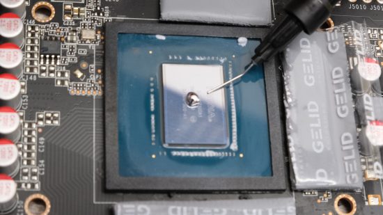 Apply liquid metal paste to a GPU