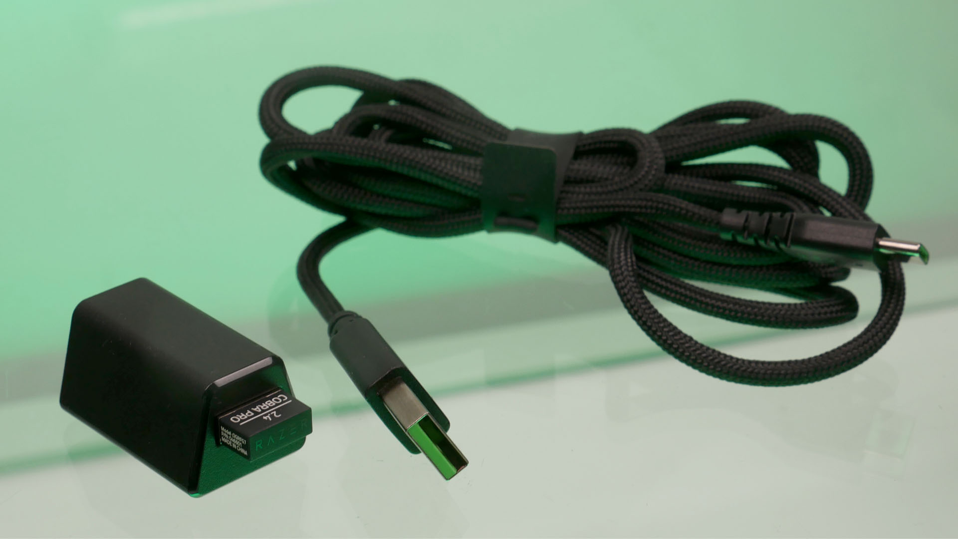 NZXT Kraken Elite 360 RGB 02 review cable and dongle