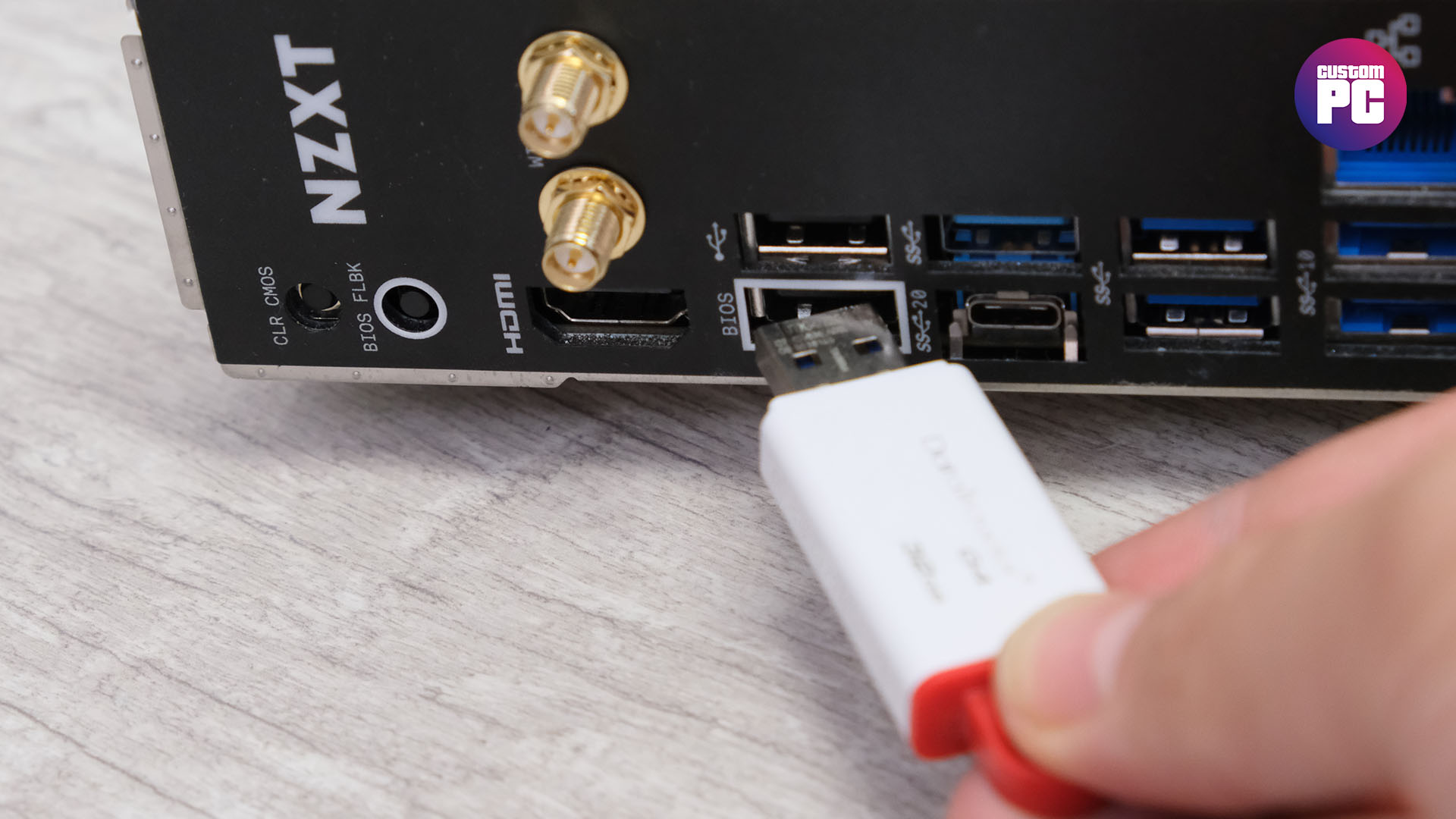 How to flash BIOS: USB BIOS flashback port